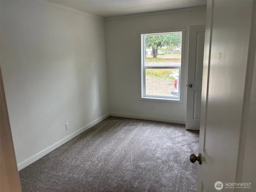 Property photo for 131 E Kingston Way, Shelton photo 16