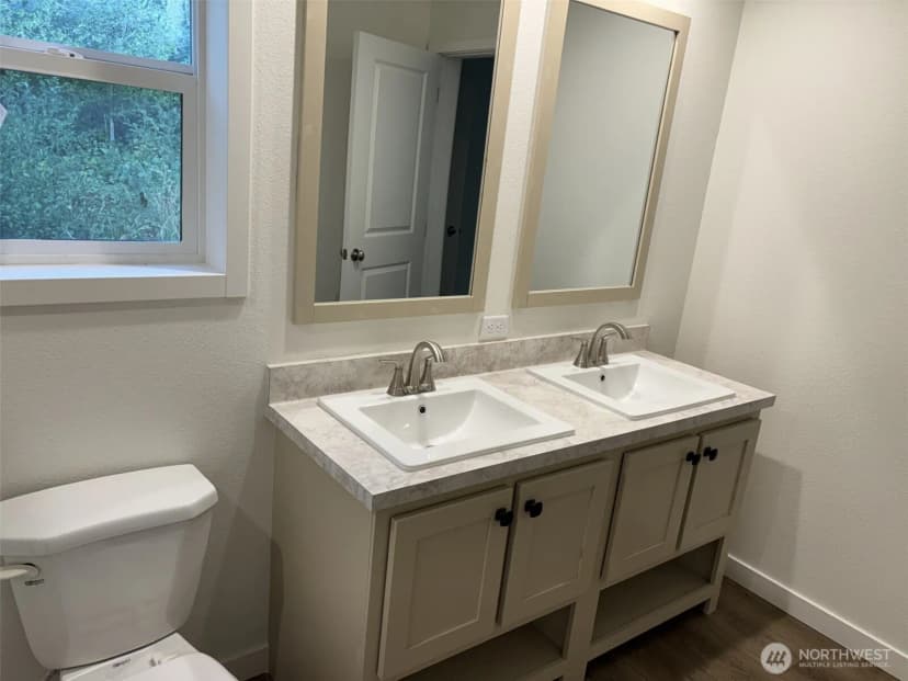 Property photo for 131 E Kingston Way, Shelton photo 13