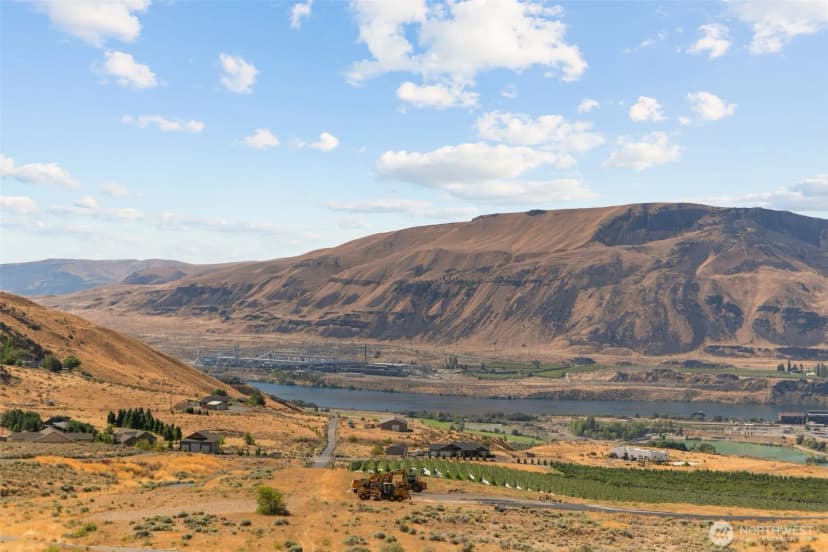Property photo for 44 Sageland Road, East Wenatchee photo 4