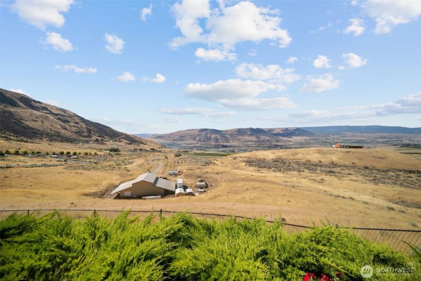 Property photo for 44 Sageland Road, East Wenatchee photo 40