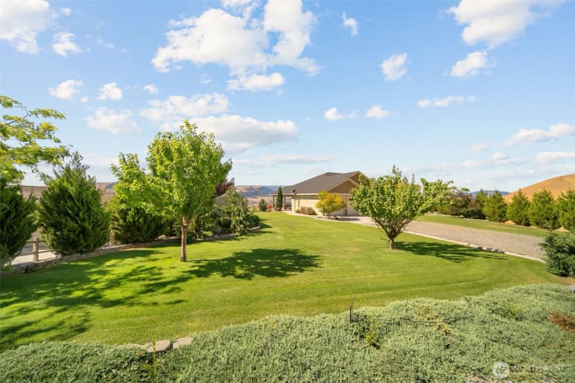 Property photo for 44 Sageland Road, East Wenatchee photo 38