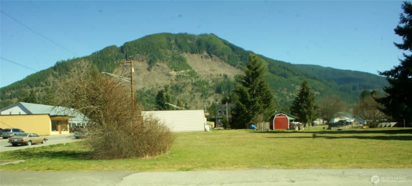 Property photo for 1095 Darrington Street, Darrington photo 4