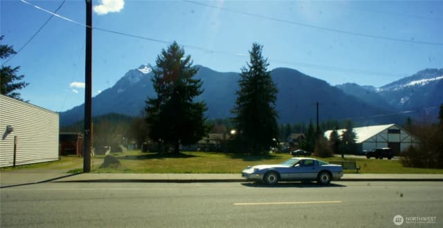 Property photo for 1095 Darrington Street, Darrington photo 2