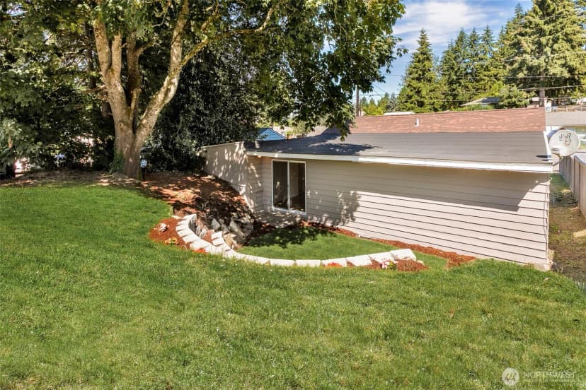Property photo for 3513 Ne 7th Place, Renton photo 18