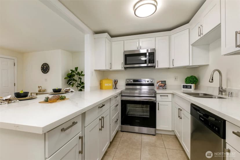 Property photo for 3513 Ne 7th Place, Renton photo 7