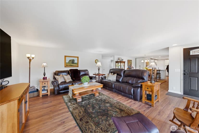 Property photo for 802 Haddon Road, Anacortes photo 4