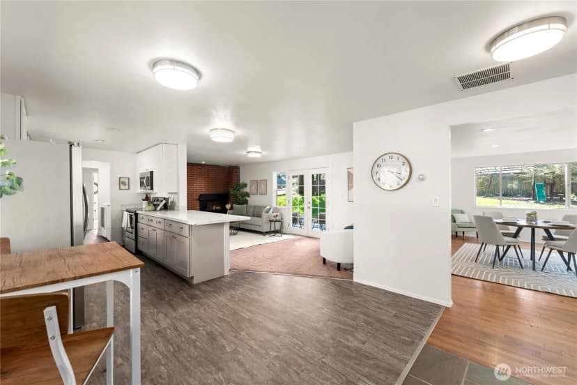 Property photo for 14207 6th Avenue S, Burien photo 9