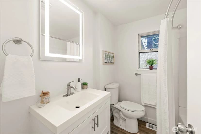 Property photo for 14207 6th Avenue S, Burien photo 19