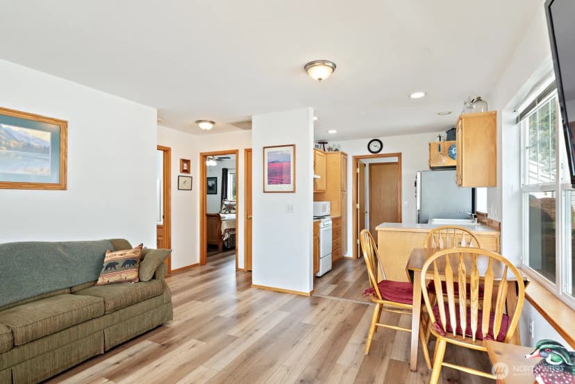 Property photo for 1021 Sinclair Way #38, Burlington photo 7