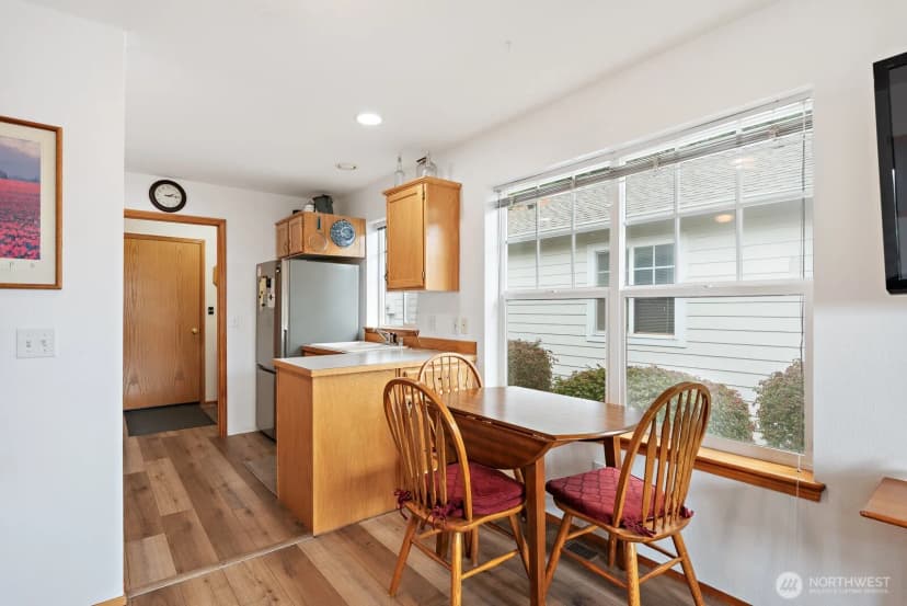 Property photo for 1021 Sinclair Way #38, Burlington photo 8