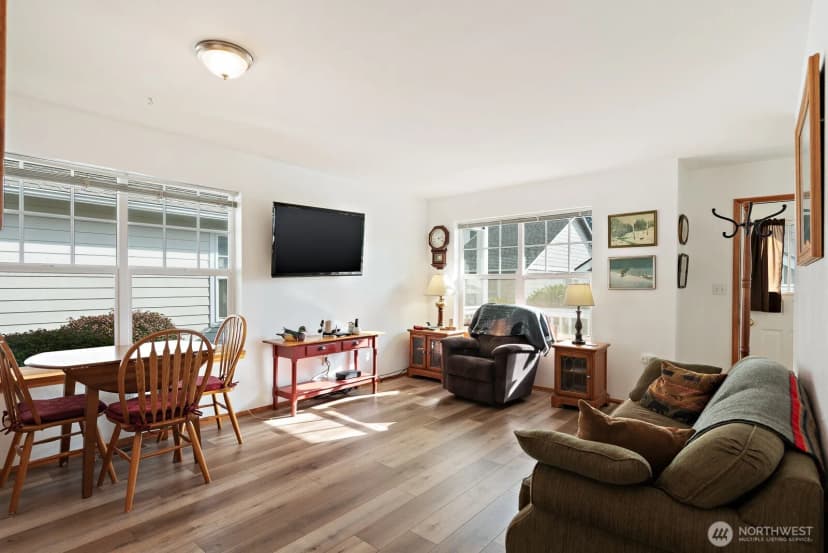 Property photo for 1021 Sinclair Way #38, Burlington photo 6