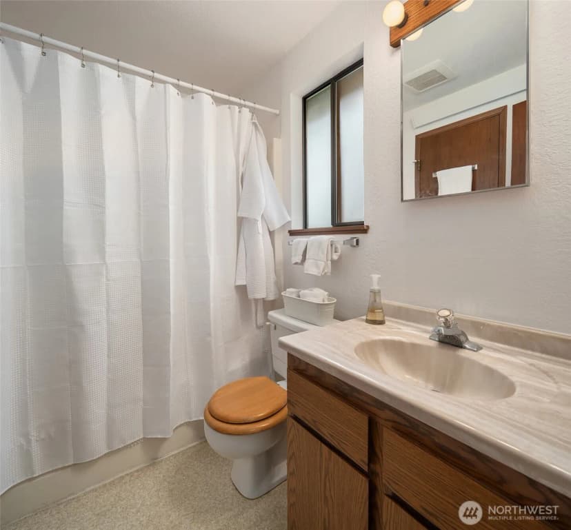 Property photo for 2180 Inverness Way, Coupeville photo 11