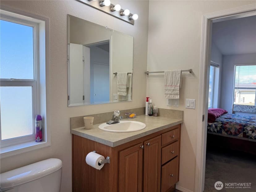 Property photo for 316 Airport Loop #a, Davenport photo 14