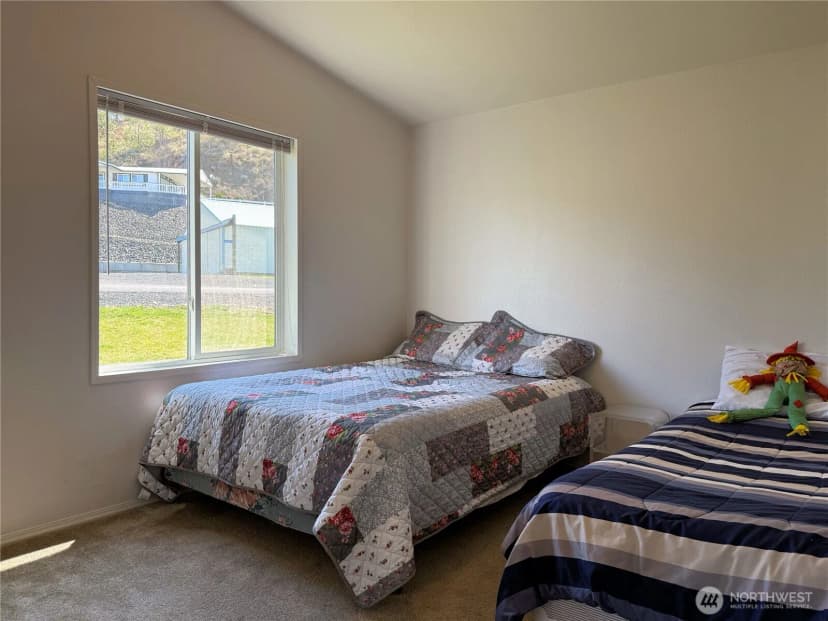 Property photo for 316 Airport Loop #a, Davenport photo 10