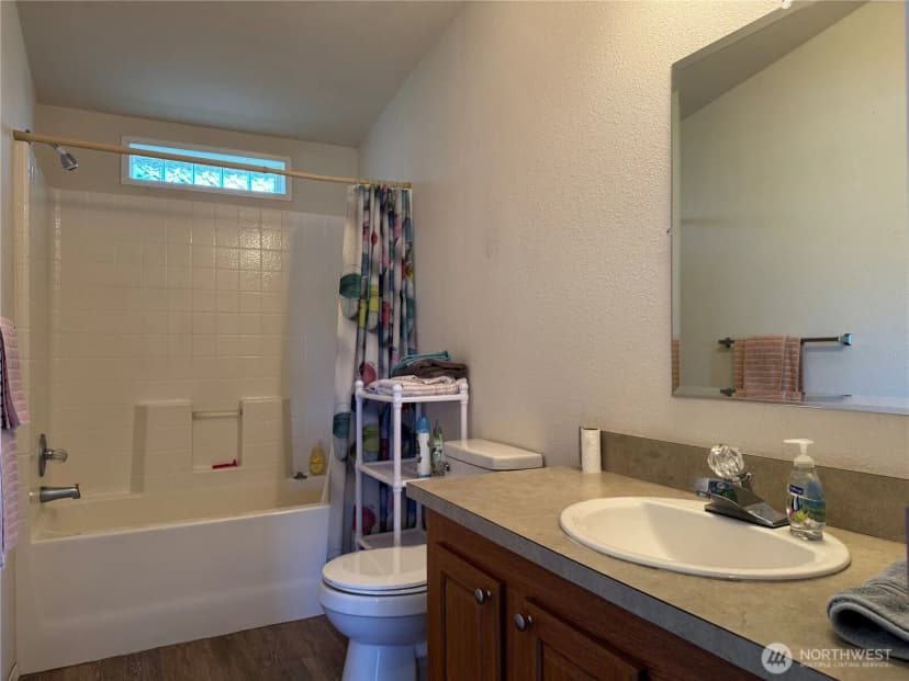 Property photo for 316 Airport Loop #a, Davenport photo 9