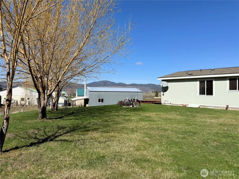 Property photo for 316 Airport Loop #a, Davenport photo 17