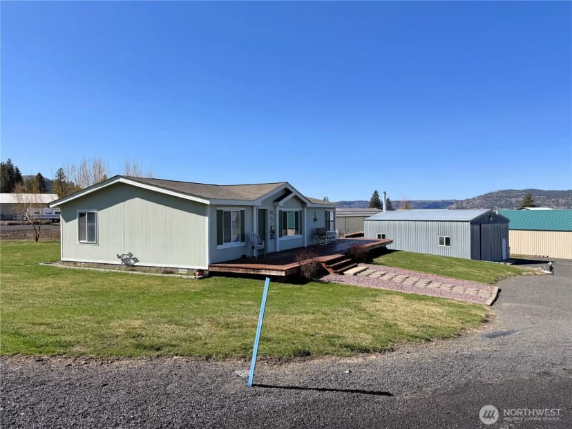 Property photo for 316 Airport Loop #a, Davenport photo 25