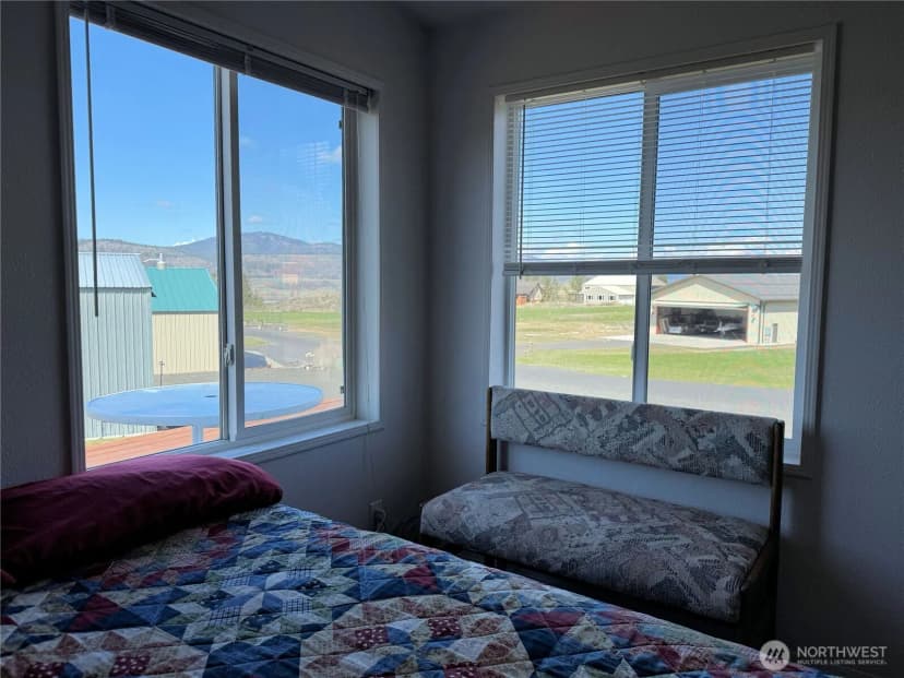 Property photo for 316 Airport Loop #a, Davenport photo 13
