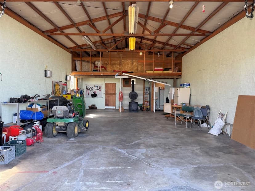 Property photo for 316 Airport Loop #a, Davenport photo 21