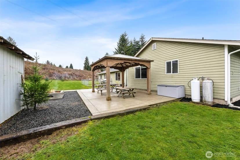 Property photo for 15503 State Route 165 E, Buckley photo 22