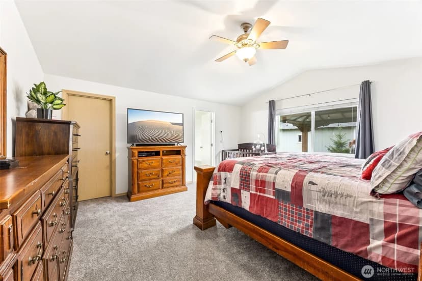 Property photo for 15503 State Route 165 E, Buckley photo 10