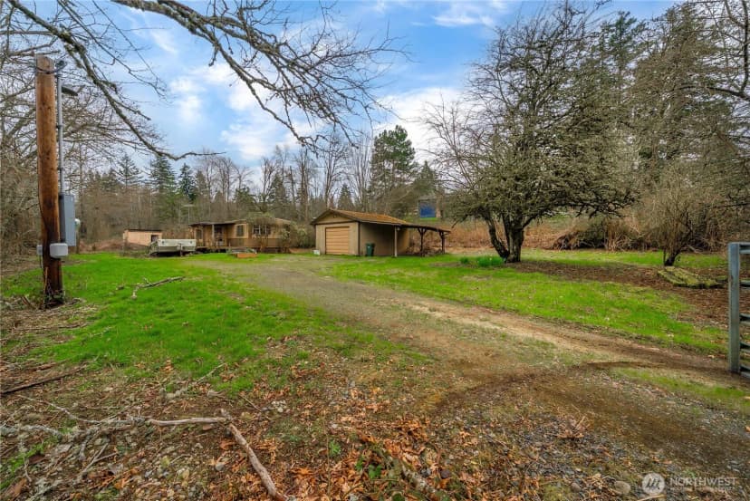 Property photo for 21215 Orting Kapowsin Highway E, Graham photo 4