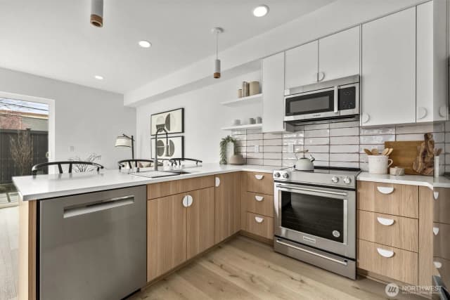 Property photo for 3106 Ne 75th Street, Seattle photo 4