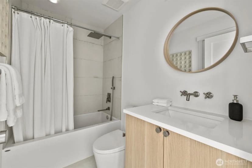 Property photo for 3106 Ne 75th Street, Seattle photo 11