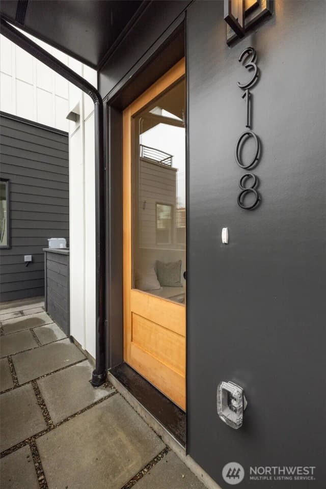 Property photo for 3108 Ne 75th Street, Seattle