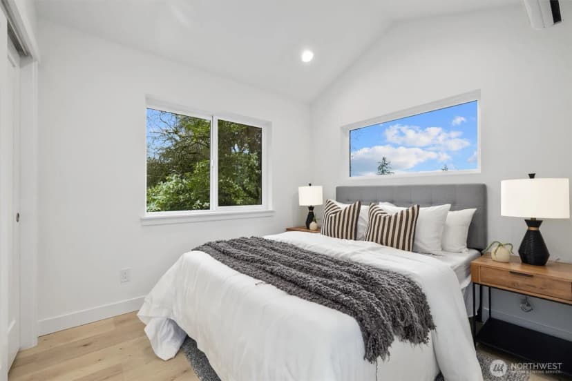 Property photo for 3108 Ne 75th Street, Seattle photo 12