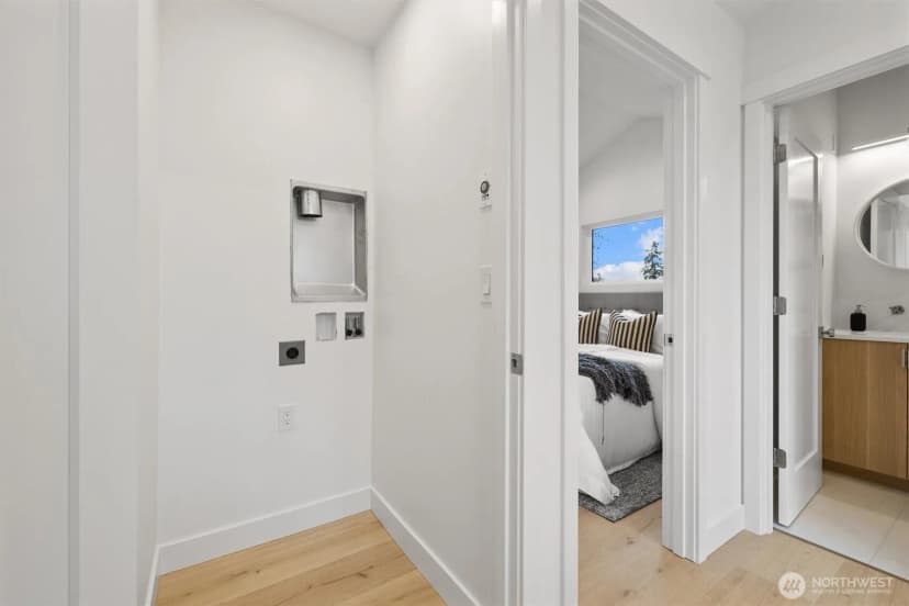 Property photo for 3108 Ne 75th Street, Seattle photo 13
