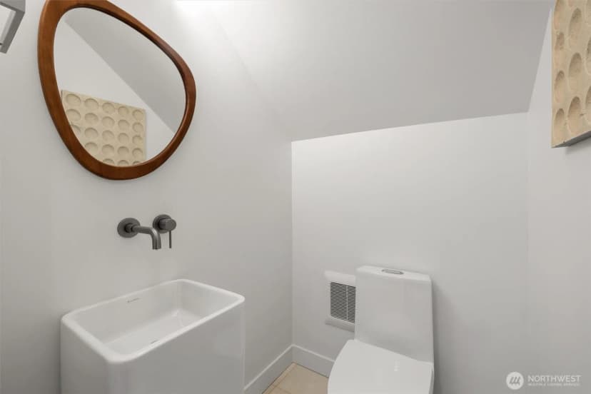 Property photo for 3108 Ne 75th Street, Seattle photo 10