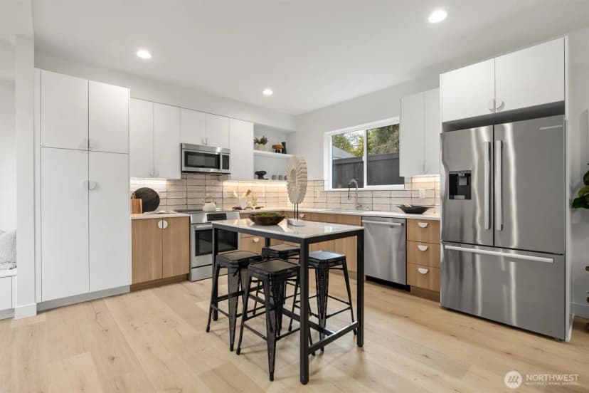 Property photo for 3108 Ne 75th Street, Seattle photo 5