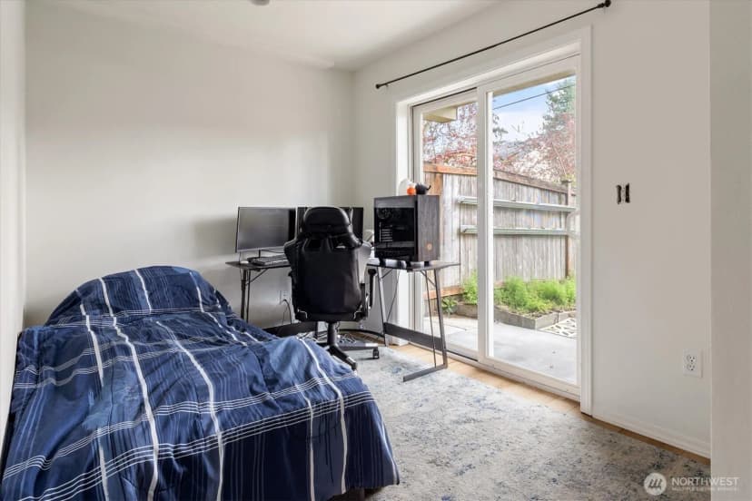 Property photo for 12019 32nd Avenue Ne #b, Seattle photo 17