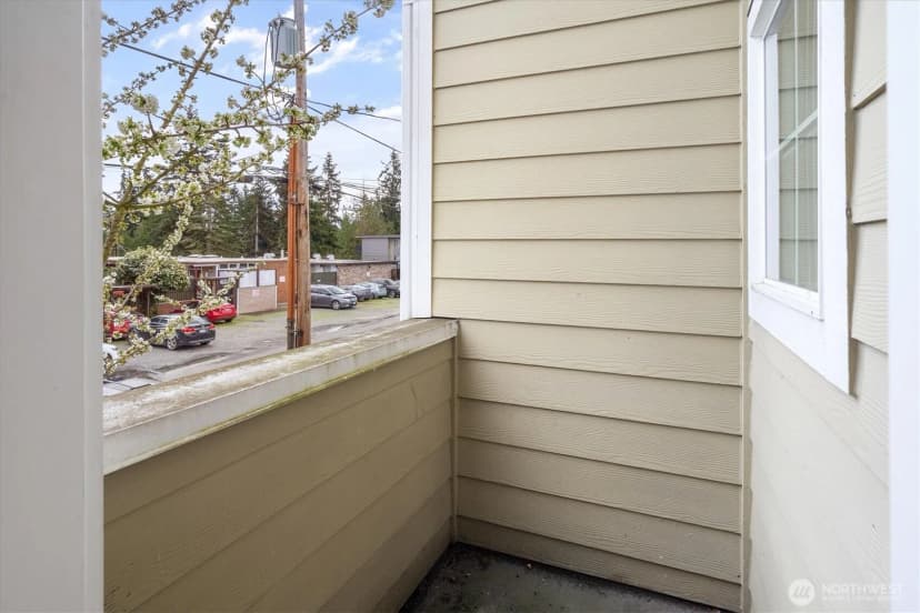Property photo for 12019 32nd Avenue Ne #b, Seattle photo 10