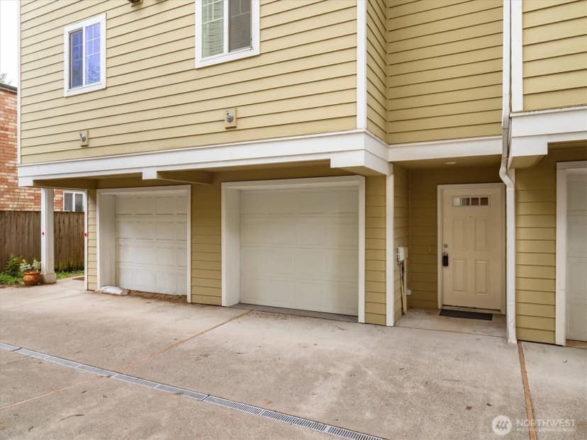 Property photo for 12019 32nd Avenue Ne #b, Seattle photo 19