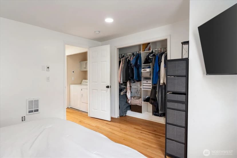 Property photo for 12019 32nd Avenue Ne #b, Seattle photo 13