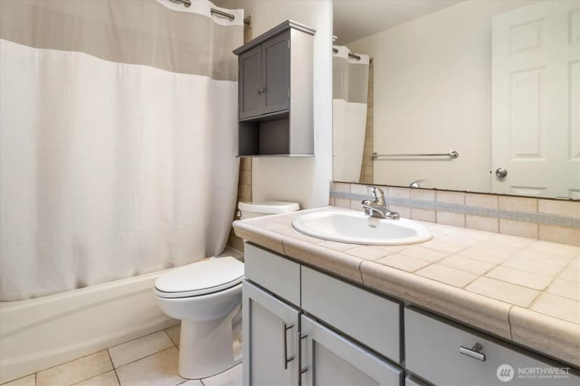 Property photo for 12019 32nd Avenue Ne #b, Seattle photo 14