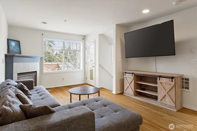 Property photo for 12019 32nd Avenue Ne #b, Seattle photo 2