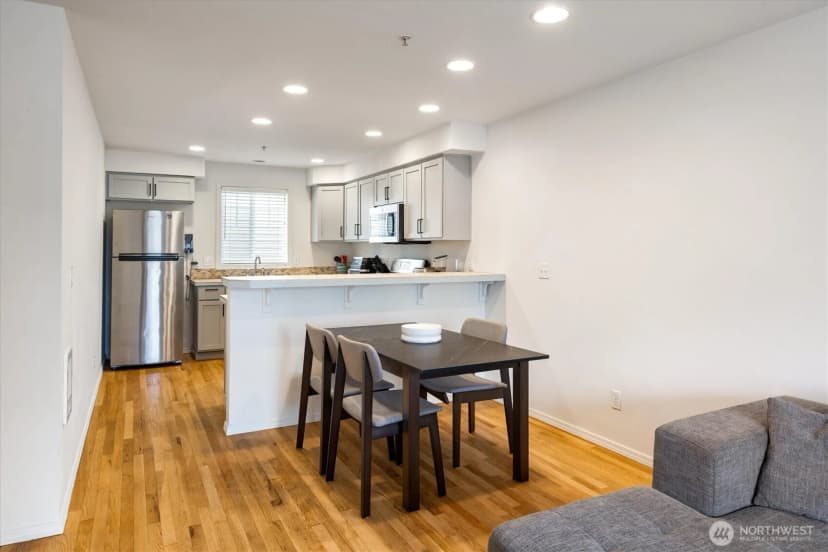 Property photo for 12019 32nd Avenue Ne #b, Seattle photo 5