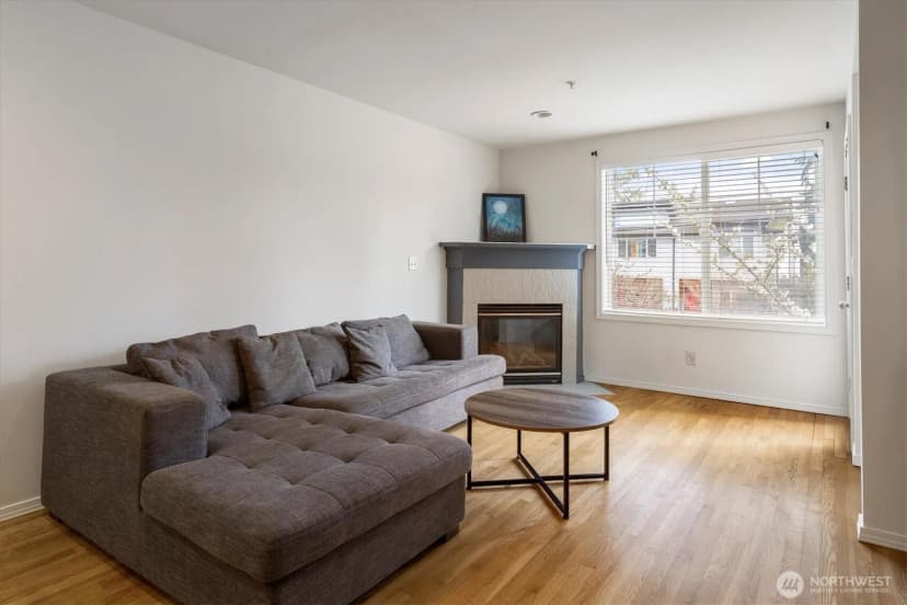 Property photo for 12019 32nd Avenue Ne #b, Seattle photo 3