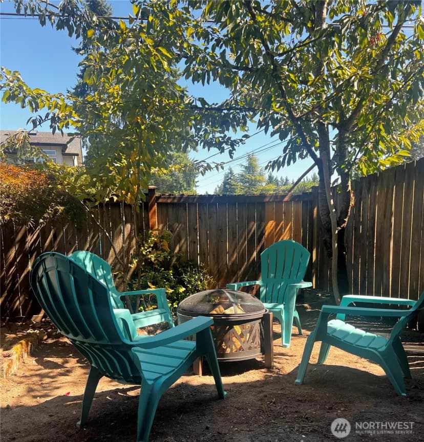 Property photo for 12019 32nd Avenue Ne #b, Seattle photo 23