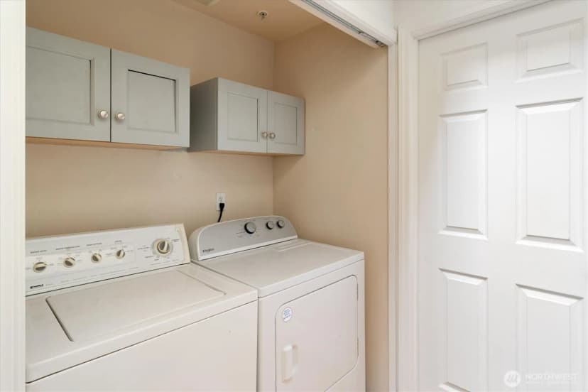 Property photo for 12019 32nd Avenue Ne #b, Seattle photo 16