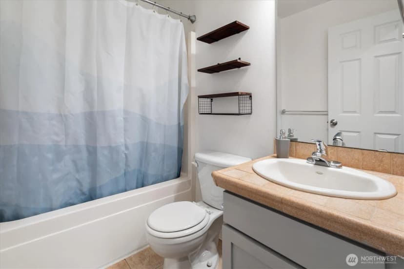 Property photo for 12019 32nd Avenue Ne #b, Seattle photo 9