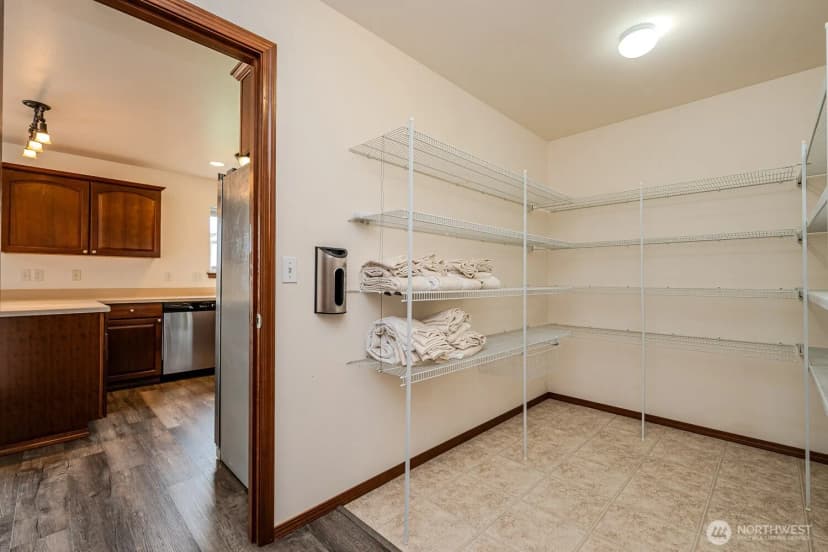 Property photo for 402 Easy Street Se, Rainier photo 16
