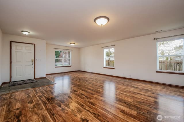 Property photo for 402 Easy Street Se, Rainier photo 5