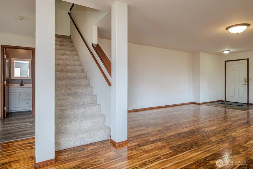 Property photo for 402 Easy Street Se, Rainier photo 18
