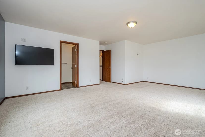 Property photo for 402 Easy Street Se, Rainier photo 25