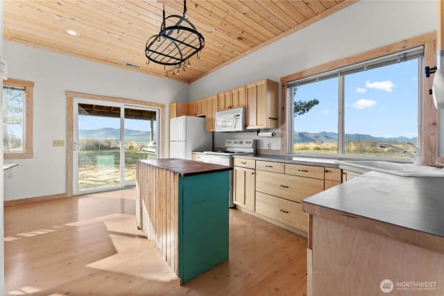 Property photo for 143 Harrier Hill Road, Winthrop photo 5