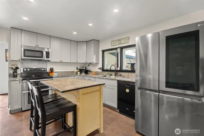 Property photo for 211 John Road, Chehalis photo 8